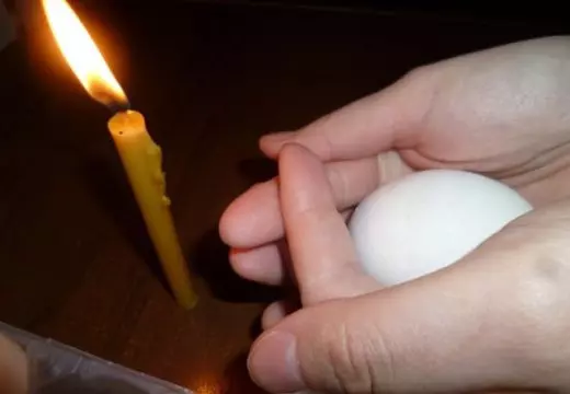 ритуал с яйцами и свечами