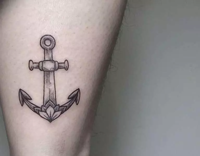 Христианская татуировка в виде якоря