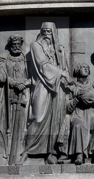 Патриарх Гермоген на памятнике Тысячелетия России