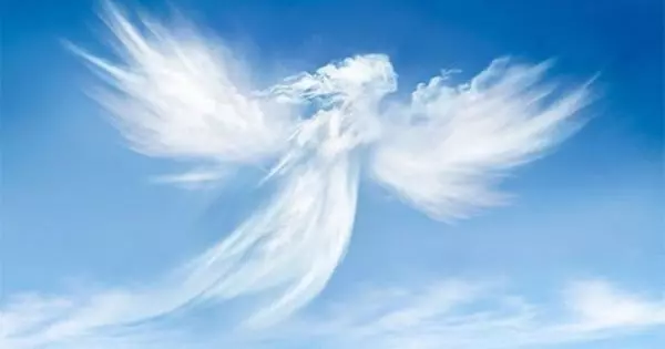 Облака в форме ангела
