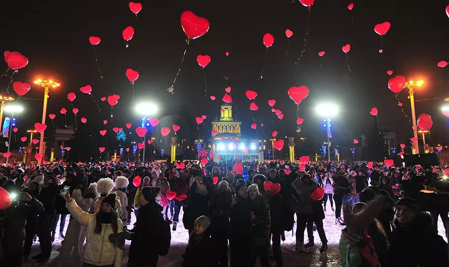 Воздушные шары на День святого Валентина в России