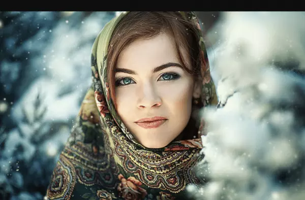 Славянская девушка в платке