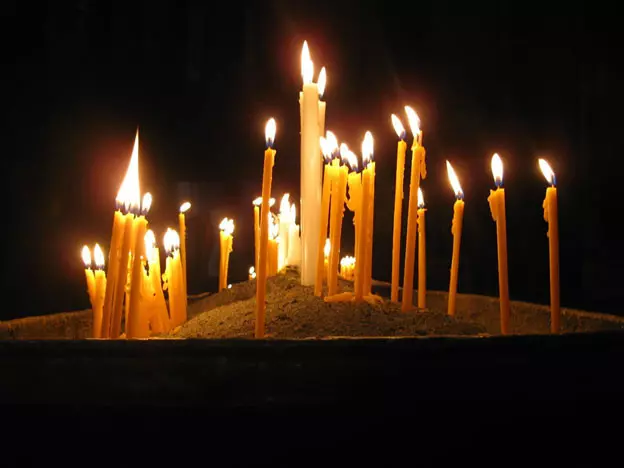 снять порчу от свечей в церкви самостоятельно, заговоры по образам