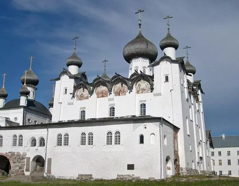 10 святых мест в России, где происходят настоящие чудеса исцеления души и тела