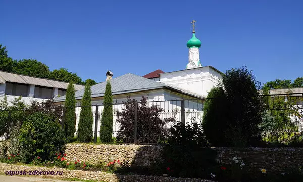 Монастырь Святого Пафнутия в Боровске, церковь Ильи Пророка