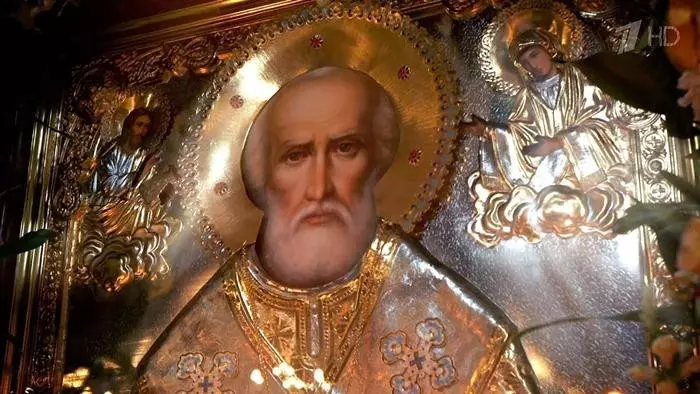 Икона святителя Николая Чудотворца в святилище