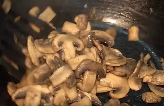 жарить грибы