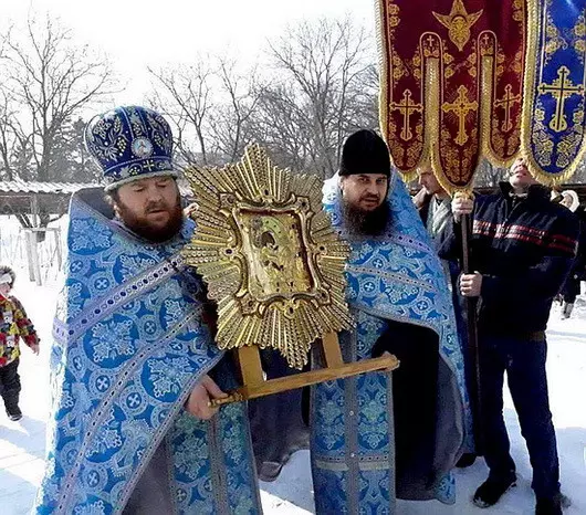 Крестный ход с иконой Божьей Матери Полежаевской